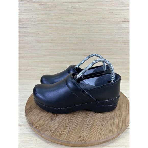 Dansko Professional Black Leather Nursing Clogs Womens Size 39 US 9 - Picture 1 of 8